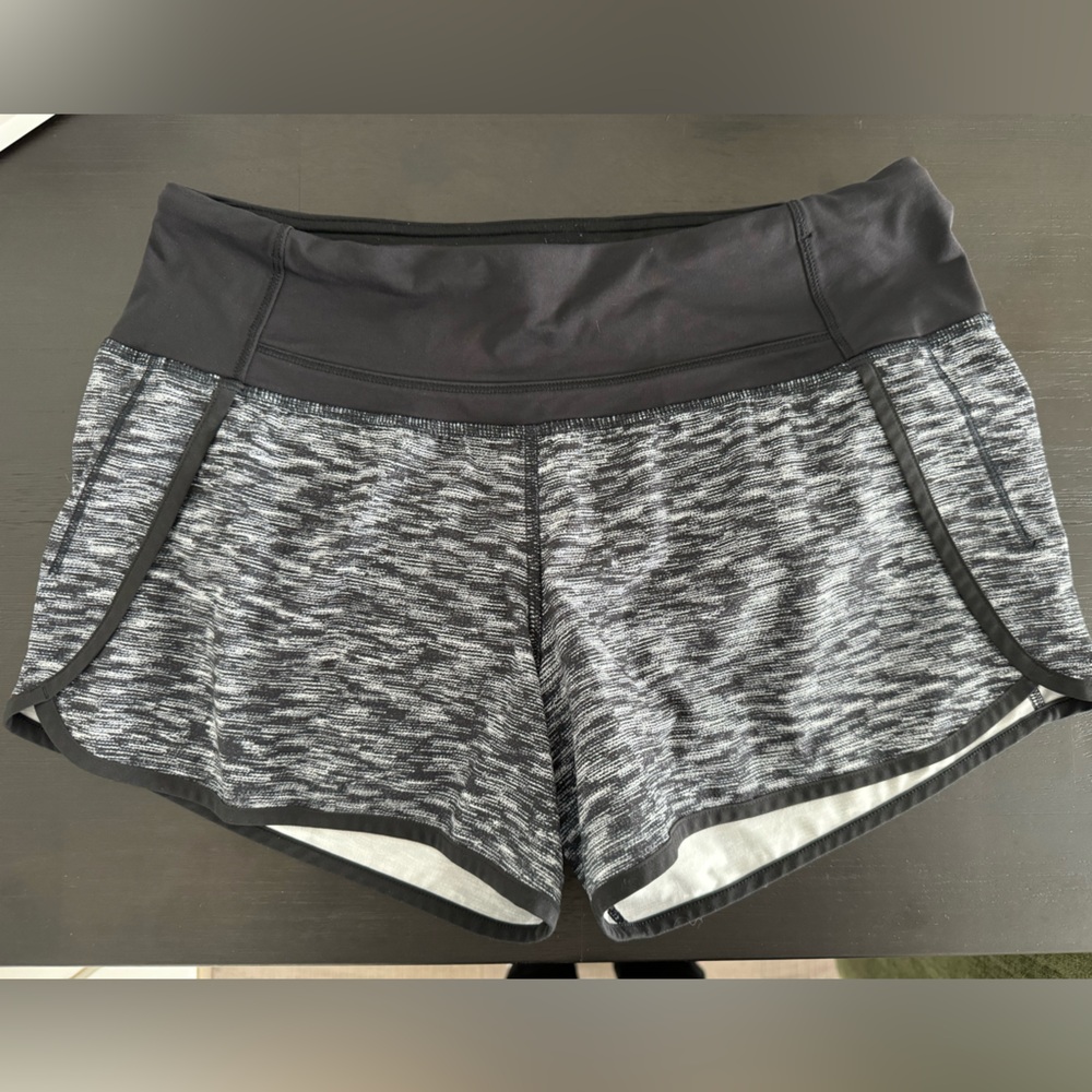 Lululemon Run Times Short *4-way Stretch 4" Dramatic Static White Black / Black